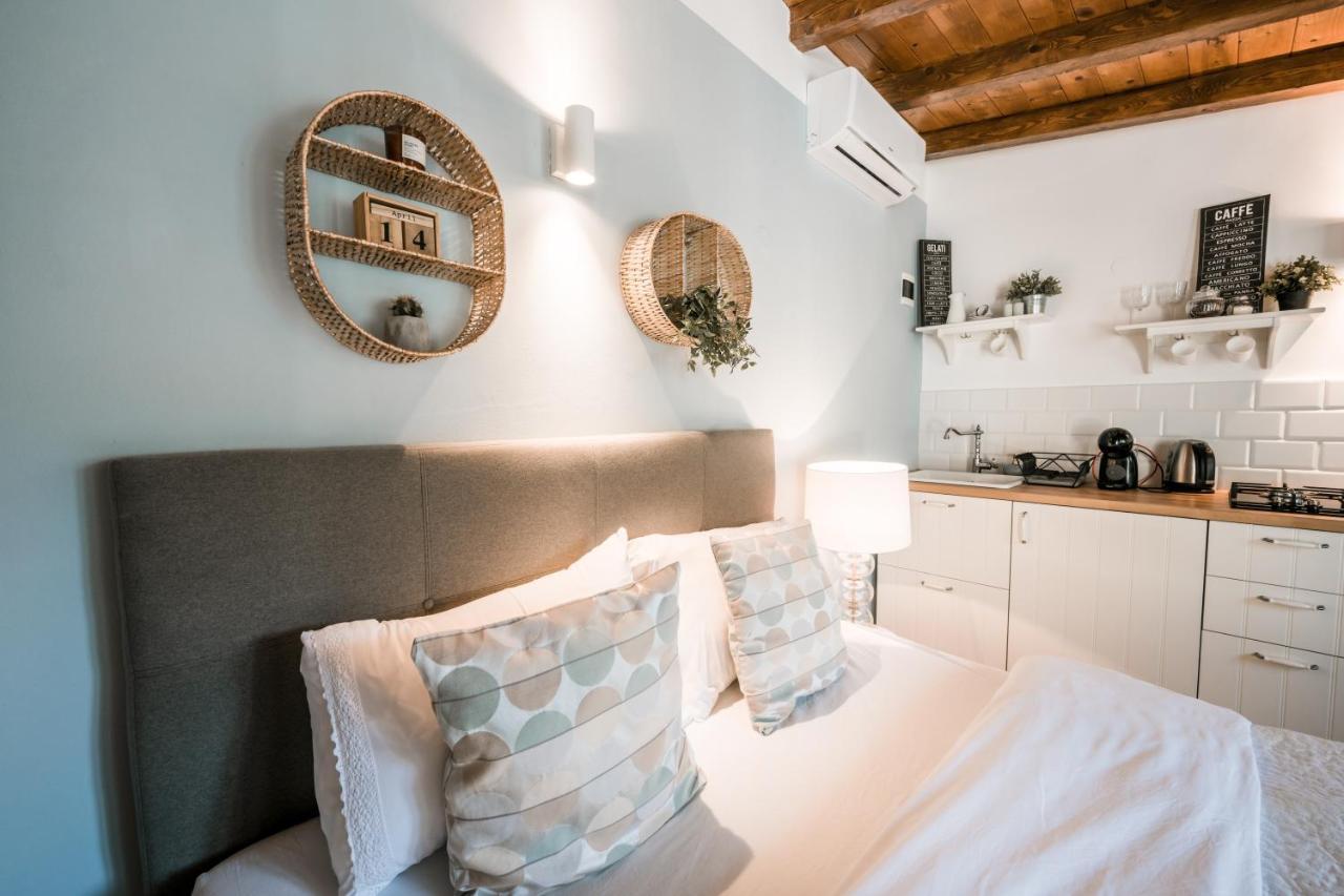 Mila And Jurija Formenti 2 Apartments In Heart Of Nautic Marina, With Heated Swimming Pool, Bikes, Sup, Kajak Skradin Exterior foto